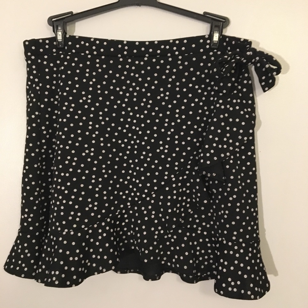 Mock Wrap Patterned Ruffle Skirt